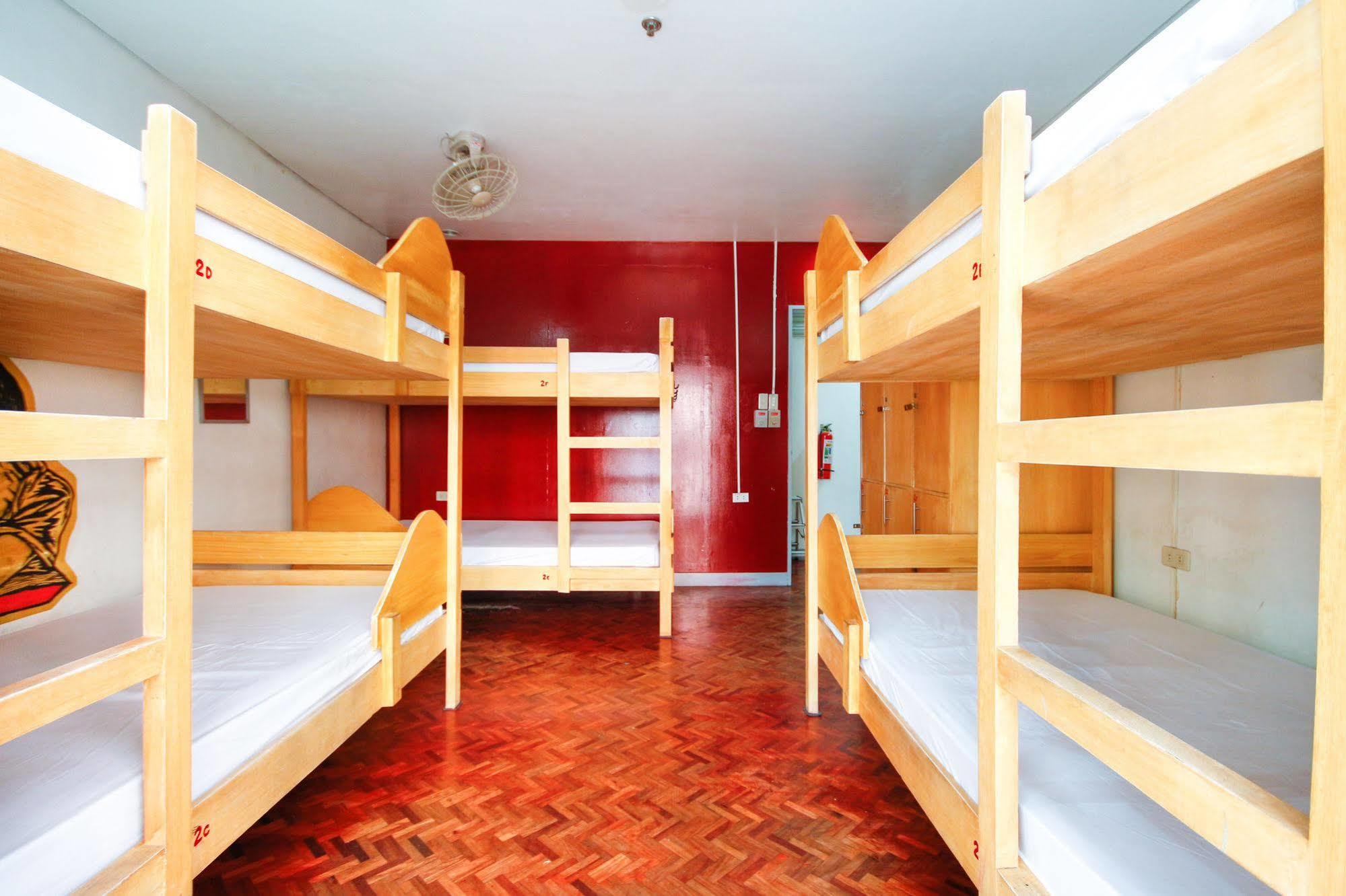 Lokal Hostel Makati City Екстер'єр фото