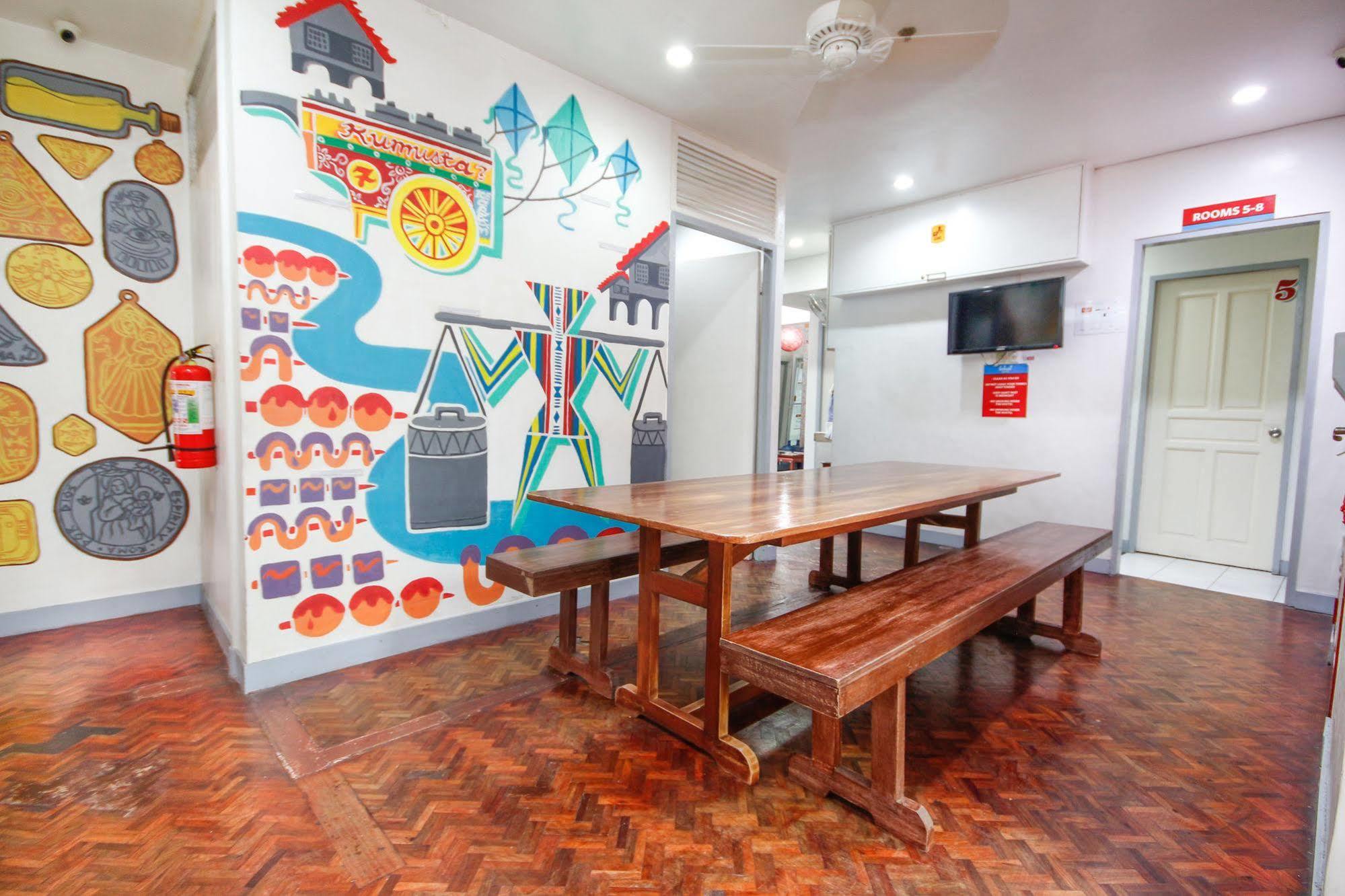 Lokal Hostel Makati City Екстер'єр фото